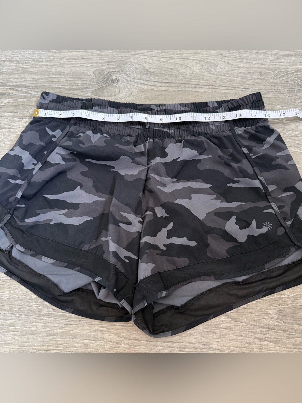 Athleta‎ Shorts - Printed Mesh Racer Run Short 4" - Picture 7 of 8